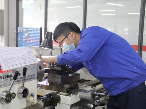 常被錯誤理解的三大專業(yè) 計(jì)算機(jī)專業(yè)會修電腦？機(jī)械工程很離譜？